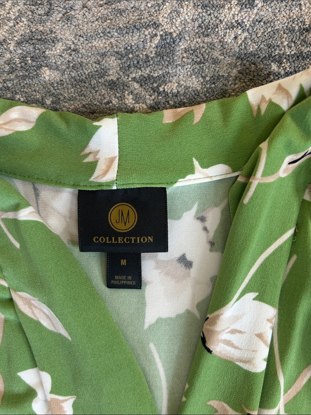 JM Collection Green Floral V-Neck Blouse - Picture 2 of 3